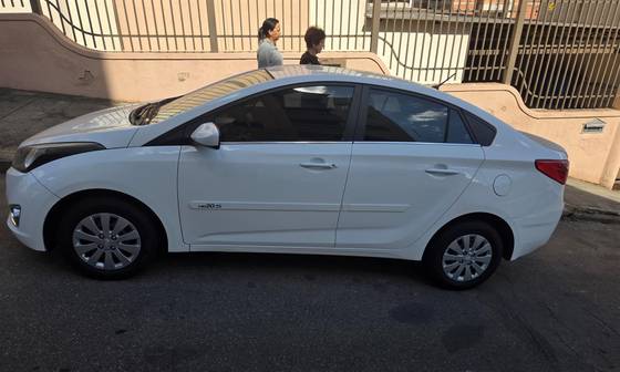 HYUNDAI HB20S 1.0 COMFORT PLUS 12V FLEX 4P MANUAL